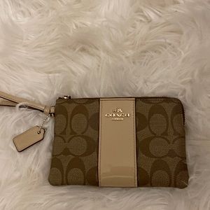 *** SOLD*** Coach Wristlet